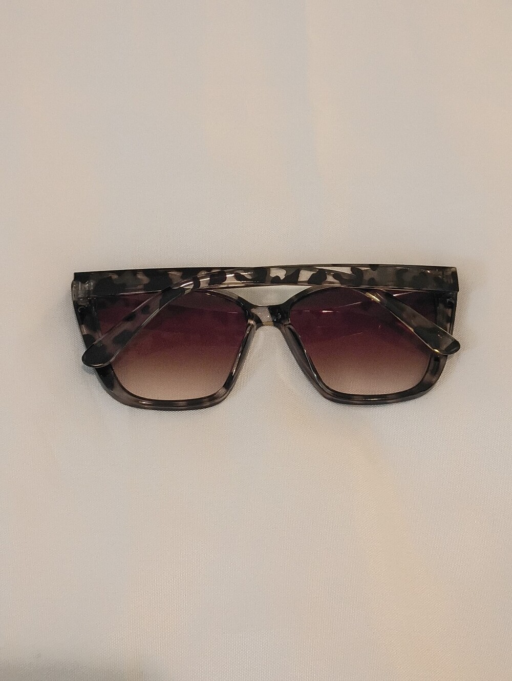 Tortoise Shell Sunglasses - Picture 4 of 6
